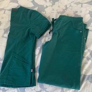 Women’s Urbane scrub set